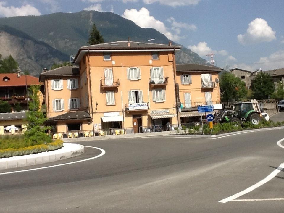 Mansarda Monte Bianco Apartment Ла Сале Стая снимка