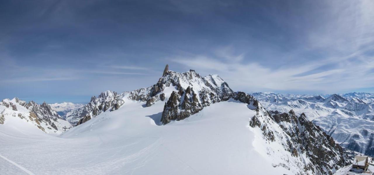 Mansarda Monte Bianco Apartment Ла Сале Екстериор снимка