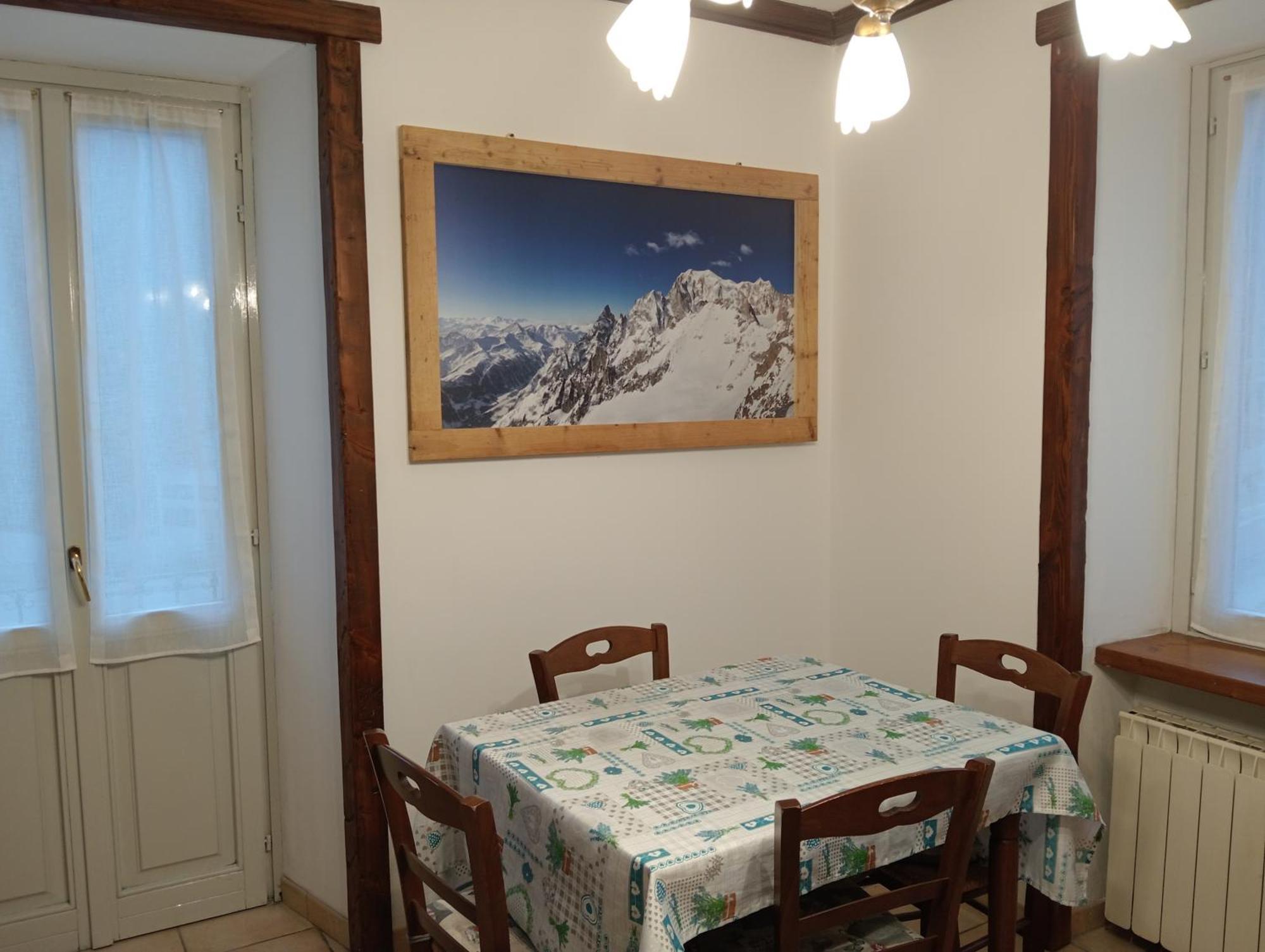 Mansarda Monte Bianco Apartment Ла Сале Стая снимка